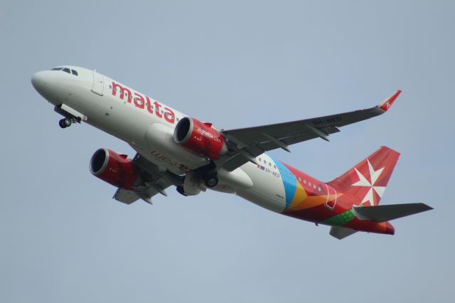 9H-NED — - A Malta Air A320neo taking off from LHR on runway 27L.br /br /Location: Heathrow T5 Planespotting Point.br /Date: 12.10.22 (dd/mm/yy).