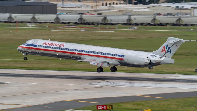 McDonnell Douglas MD-80 (N9677W) - Arriving 4br /10/21/18