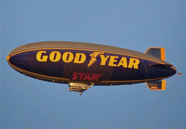 Cessna 152 (N10A) - GoodYear Blimp over LAX 