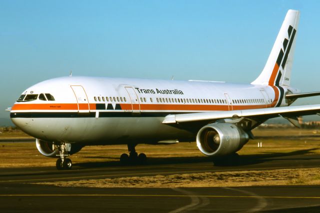 VH-TAD — - TRANS AUSTRALIA AIRLINES - AIRBUS A300B-203 - REG - VH-TAD (CN 196) - KINGSFORD SMITH SYDNEY NSW. AUSTRALIA - YSSY 28/6/1988 35MM SLIDE SCANNED WITH A EPSON PERFECTION V700 FLATBED SCANNER.