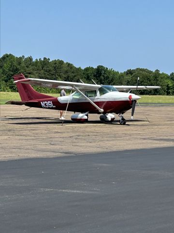 Cessna Skylane (N3SL) - my new plane. 