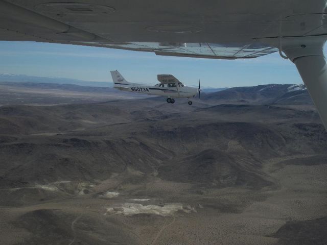 Cessna Skyhawk (N5023A) - www.chasingclouds.net