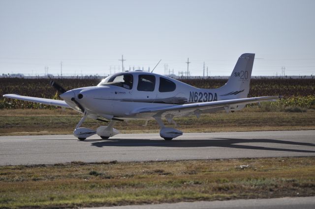 Cirrus SR-20 (N623DA)