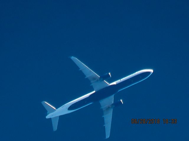 Airbus A321 (N988JT)