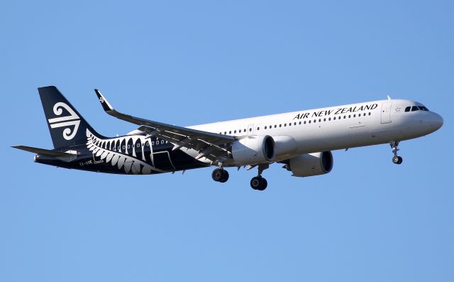 Airbus A321neo (ZK-NNE) - Short Final to Rwy 25