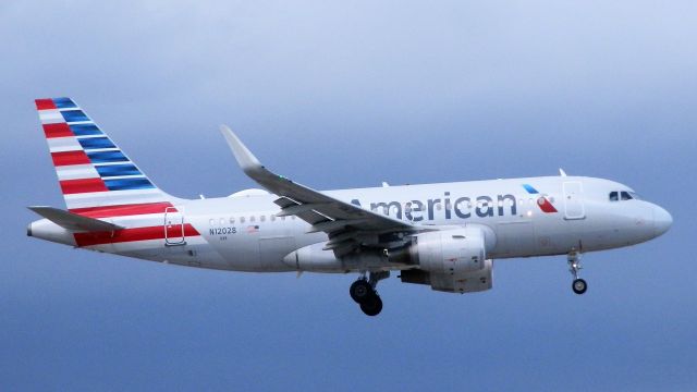 Airbus A319 (N12028)