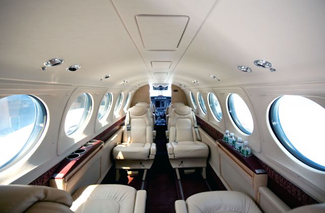 Beechcraft Super King Air 200 (RLI351) - Nice cabin.