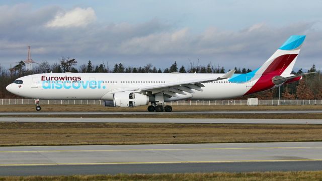 Airbus A330-300 (D-AIKH) - RWY25R