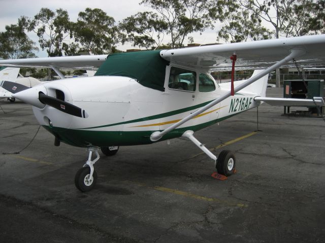 Cessna Skyhawk (N216AF) - Armed Forces Aero Club - new paint scheme.