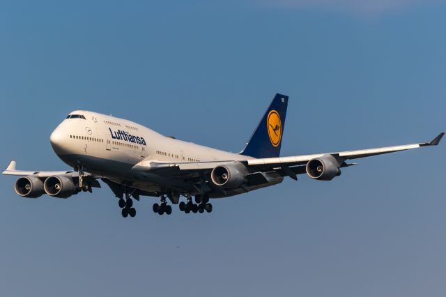 Boeing 747-400 (D-ABVS)