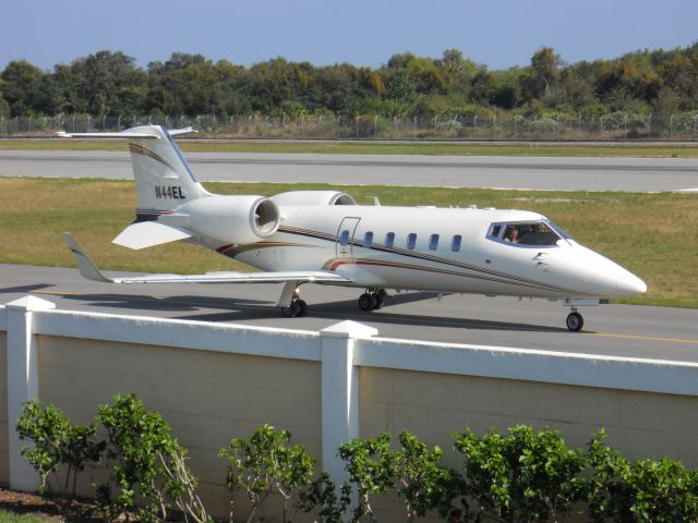 Learjet 60 (N44EL)