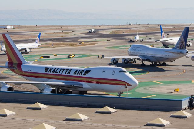 Boeing 747-400 (N706CK)