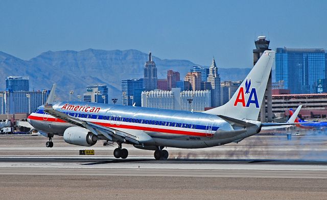 Boeing 737-800 (N882NN) - N882NN American Airlines 2011 Boeing 737-823 - cn 33221 / ln 3880 - Las Vegas - McCarran International Airport (LAS / KLAS)br /USA - Nevada August 28, 2014br /Photo: Tomás Del Coro