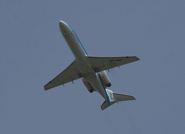 Fokker 70 (PH-KZK) - 15-7-2016 2.04 pm amsterdam