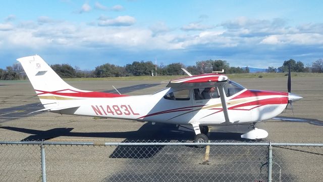 Cessna Skylane (N1483L) - Ramp