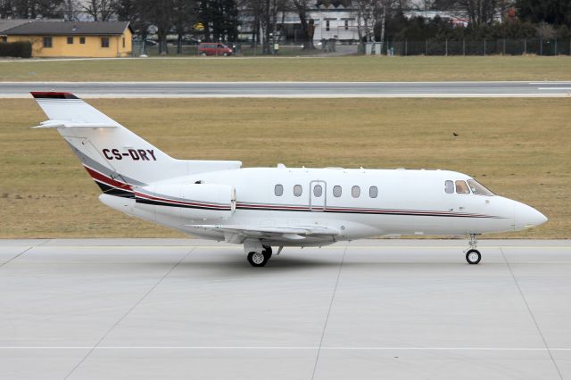 Hawker 800 (CS-DRY)