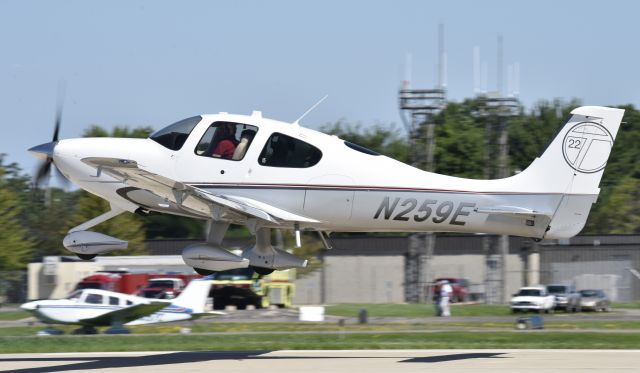 Cirrus SR22 Turbo (N259E) - Airventure 2017