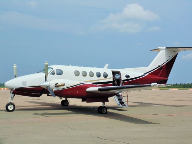 Beechcraft Super King Air 200 (C-GUND) - Beechcraft 200