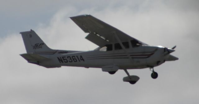 Cessna Skyhawk (N53614)