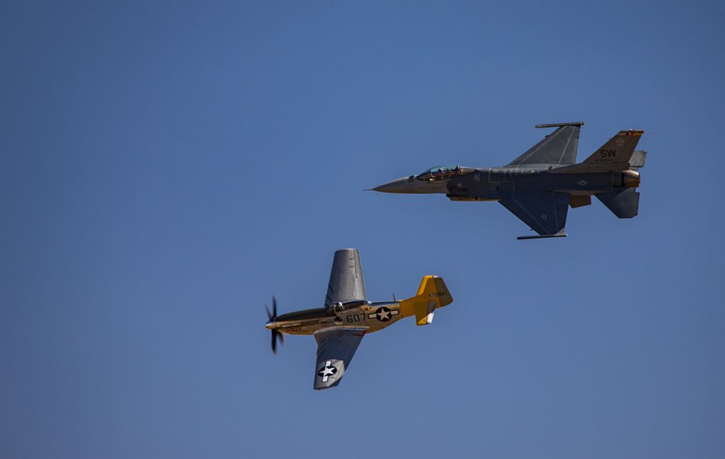 — — - Heritage flight at the Capitol Airshow 2016. P-51 Mustang & F-16 Viper.
