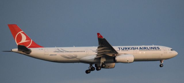 Airbus A330-300 (TC-JNO)