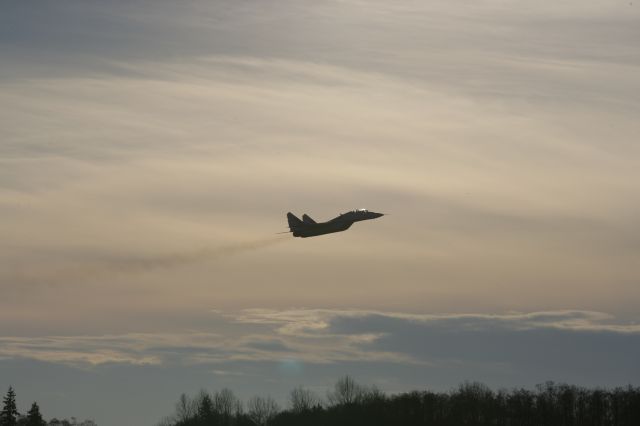 MIKOYAN MiG-33 (N29UB)