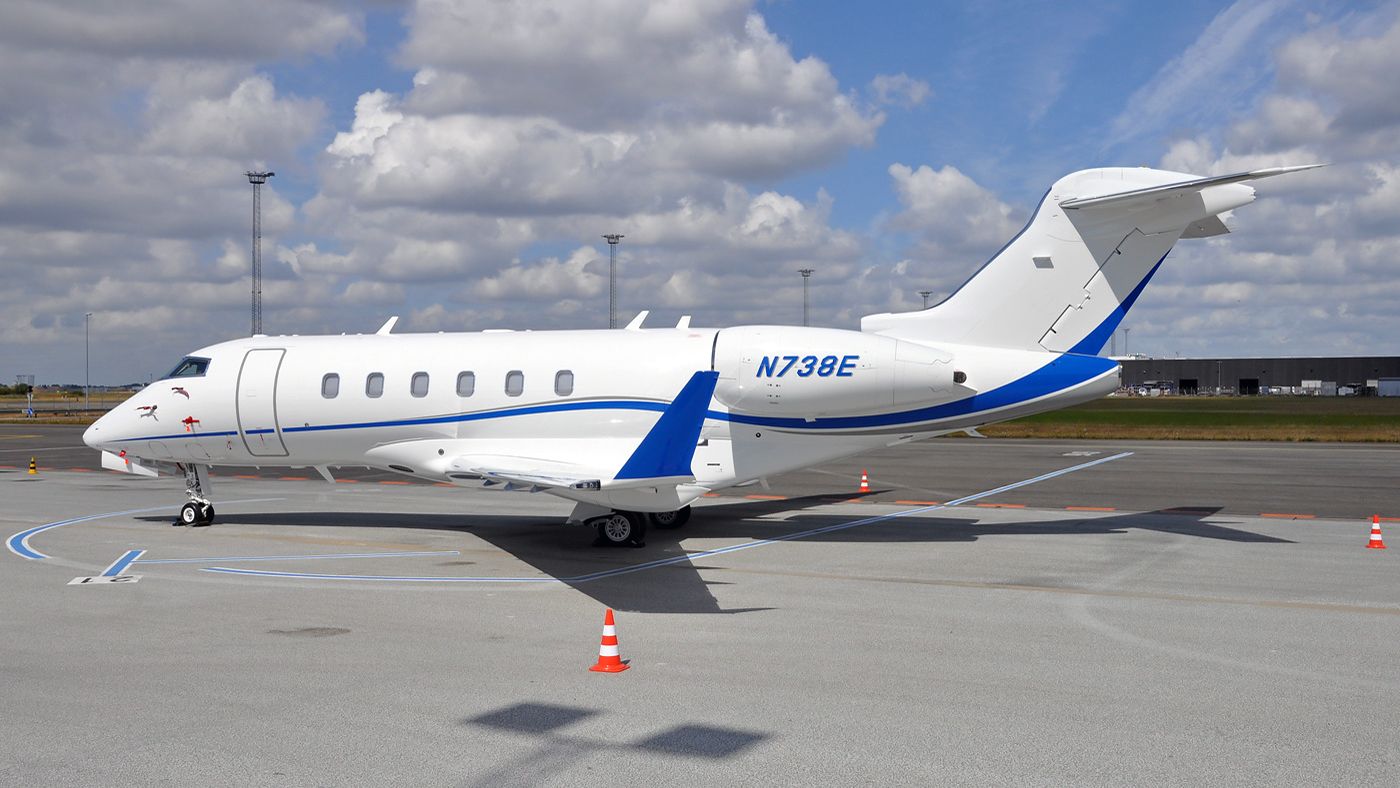 Bombardier Challenger 300 (N738E) - 2013 Bombardier Challenger 300, CPH (July 30, 2013)