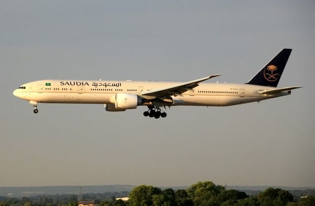 BOEING 777-300ER (HZ-AK21)