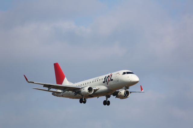 Embraer 170/175 (JA215J)