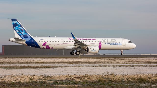 Airbus A321 (F-WWBZ)