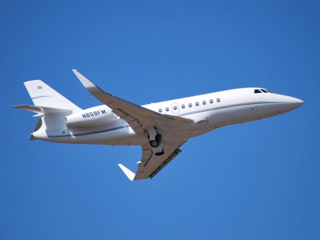 Dassault Falcon 2000 (N659FM) - THAYER ACQUISITIONS LLC departing runway 2 at KJQF - 3/6/13