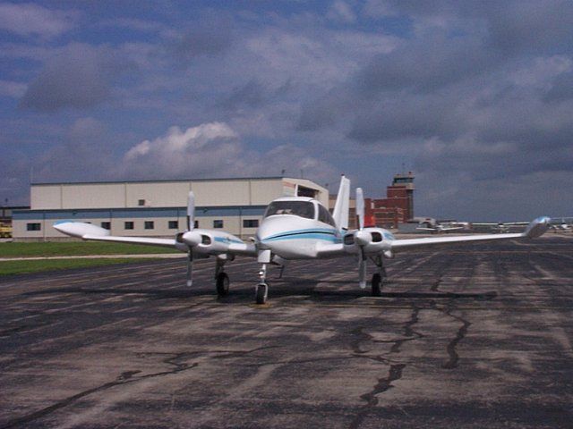 Cessna 310 (N7002L)