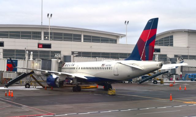 Airbus A220-100 (N107DU) - Delta Airbus A220-100 N107DU in Detroit