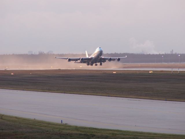 Boeing 747-400 (HL7603) - Korean Cargo B747-400F(ER)(SCD) HL7603 takeoff from 07R FRA. 12.12.2009.