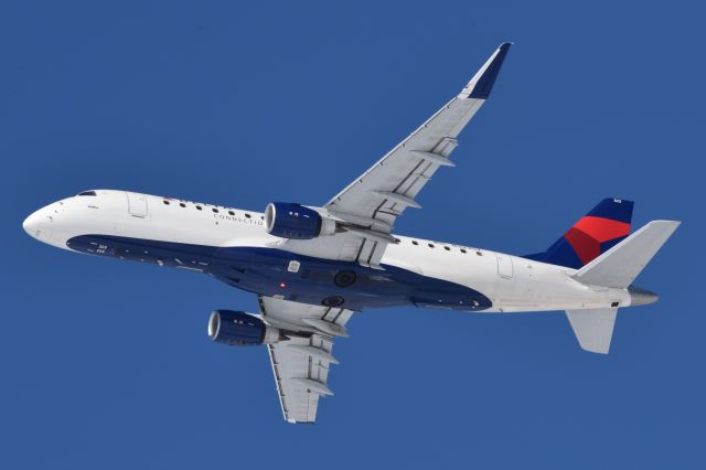 Embraer 175 (N323SY) - 23-R 02-17-24
