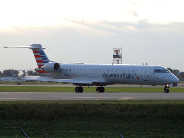 Canadair Regional Jet CRJ-700 (N532EA)