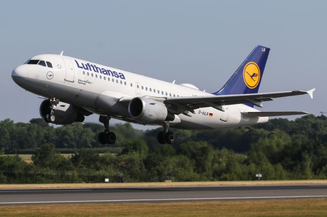 Airbus A319 (D-AILR) - LH941 on the way back to Frankfurt.