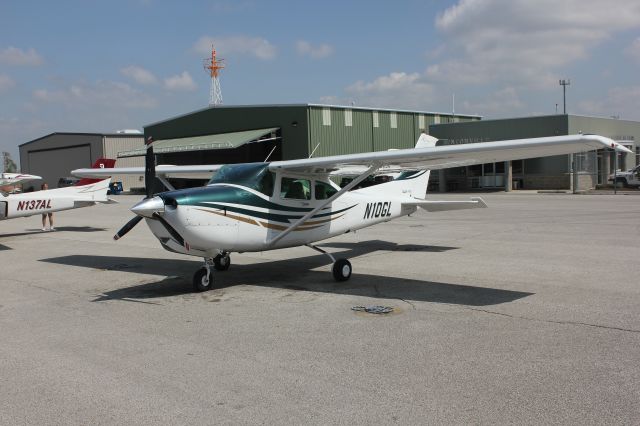 Cessna Skylane (N10GL)