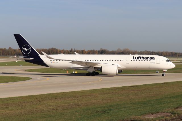 Airbus A350-900 (D-AIVB)