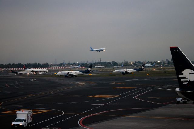 Boeing 737-800 (N845AM) - Busy morning at MMMX. Two ERJ-190 Waiting for departure together with 2 Interjet A320 ,Volaris A320 and Interjet Sukhoi while an Interjet A320 Lands.