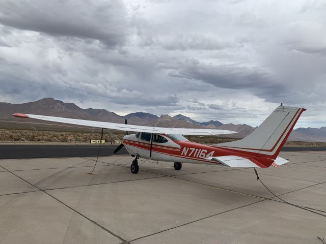 Cessna Skylane (N71164) - Hanging at KIYK waiting for storm cells to pass to get back to to KBIH 