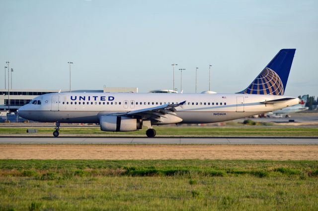 Airbus A320 (N426UA)