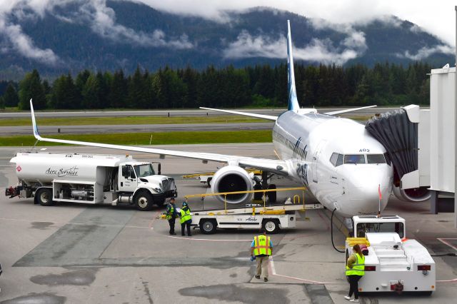 Boeing 737-900 (N402AS) - Alaska Airlines Boeing 737-990ER(WL) N402AS in Juneau 