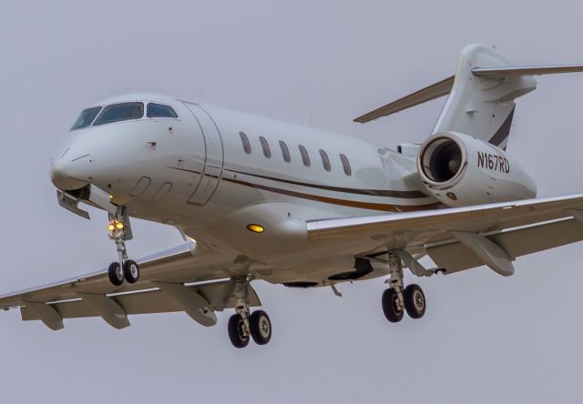 Bombardier Challenger 300 (N167RD)