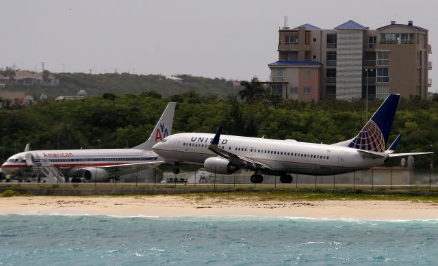 Boeing 737-800 (N87531)