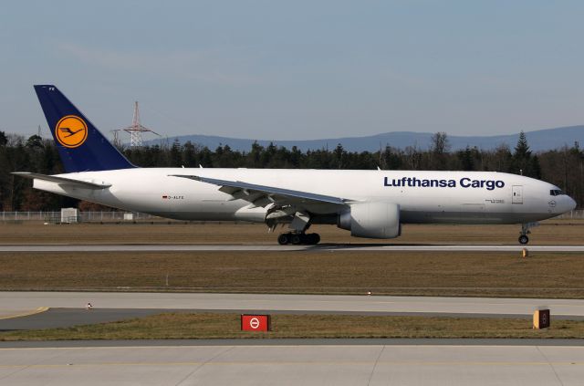 BOEING 777-200LR (D-ALFE)