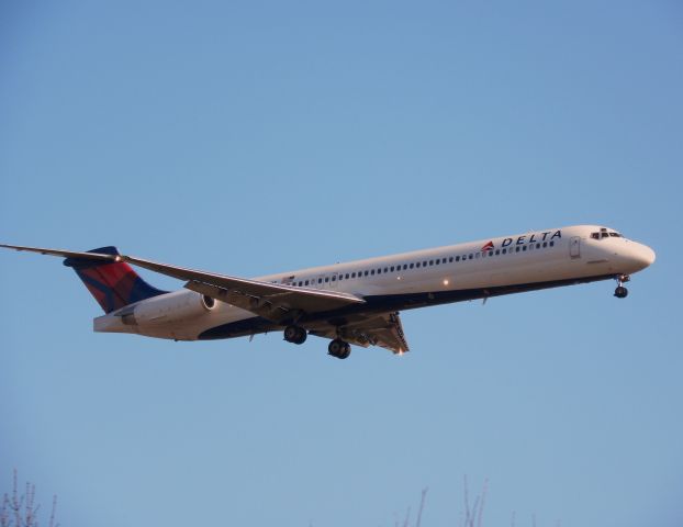 McDonnell Douglas MD-88 —