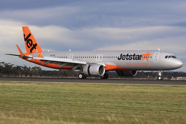 Airbus A321 (VH-OFE) - We welcome the first A321neo for an Australian airline. VH-OFE is the first of many other A321neos to arrive. Congratulations to Jetstar.