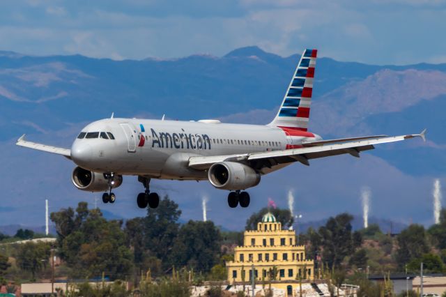 Airbus A320 — - American Airlines A320 landing at PHX on 9/10/22. Taken with a Canon 850D and Tamron 150-600mm G2 lens.