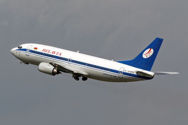 BOEING 737-300 (EW-404PA) - BRU854 departing to Minsk on the Saturday summer service.